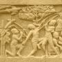Dalam relief Borobudur tersebut, tampak jelas sang pemanah menggunakan panahnya secara asimetri. Di mana sang pemanah memegang busurnya pada posisi dua pertiga dari ujung atas busur